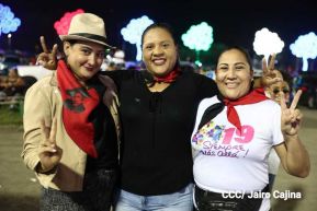 Así celebran las familias nicaragüenses la vigilia para recibir el 44/19 del triunfo de la Revolución Sandinista 