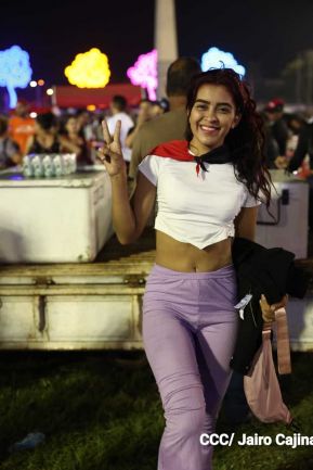 Así celebran las familias nicaragüenses la vigilia para recibir el 44/19 del triunfo de la Revolución Sandinista 