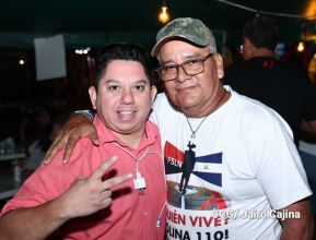 Así celebran las familias nicaragüenses la vigilia para recibir el 44/19 del triunfo de la Revolución Sandinista 