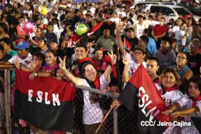 Así celebran las familias nicaragüenses la vigilia para recibir el 44/19 del triunfo de la Revolución Sandinista 