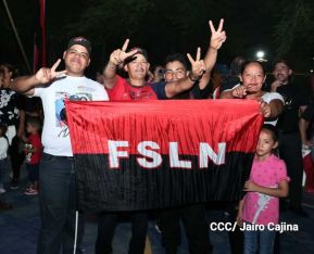 Así celebran las familias nicaragüenses la vigilia para recibir el 44/19 del triunfo de la Revolución Sandinista 