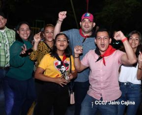 Así celebran las familias nicaragüenses la vigilia para recibir el 44/19 del triunfo de la Revolución Sandinista 
