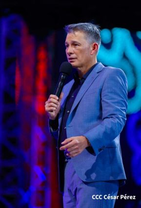 Noche de gloria en honor al Espíritu Santo