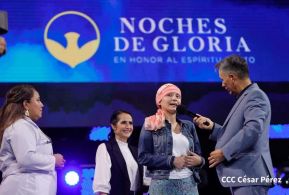 Noche de gloria en honor al Espíritu Santo