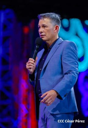 Noche de gloria en honor al Espíritu Santo