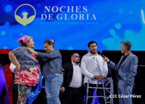 Noche de gloria en honor al Espíritu Santo