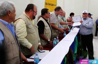 Juramentan a miembros de los Consejos Regionales de la Costa Caribe