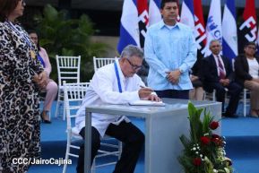 Ceremonia de instalación de la Universidad Nacional Casimiro Sotelo Montenegro