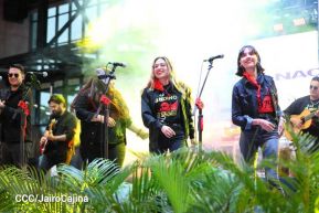 ¡Juventud Gloriosa! ¡Juventud Siempre al Frente!