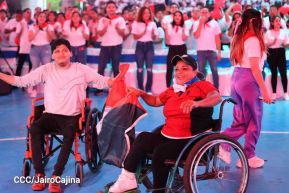¡Juventud Gloriosa! ¡Juventud Siempre al Frente!