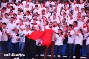 ¡Juventud Gloriosa! ¡Juventud Siempre al Frente!