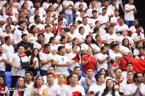 ¡Juventud Gloriosa! ¡Juventud Siempre al Frente!