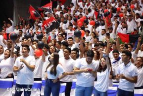 ¡Juventud Gloriosa! ¡Juventud Siempre al Frente!