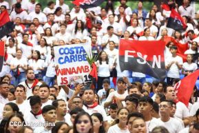 ¡Juventud Gloriosa! ¡Juventud Siempre al Frente!