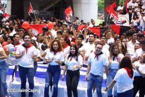 ¡Juventud Gloriosa! ¡Juventud Siempre al Frente!
