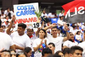 ¡Juventud Gloriosa! ¡Juventud Siempre al Frente!