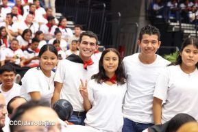 ¡Juventud Gloriosa! ¡Juventud Siempre al Frente!
