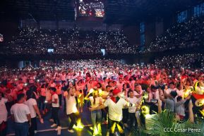 ¡Juventud Gloriosa! ¡Juventud Siempre al Frente!