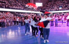 ¡Juventud Gloriosa! ¡Juventud Siempre al Frente!