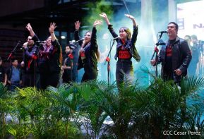 ¡Juventud Gloriosa! ¡Juventud Siempre al Frente!