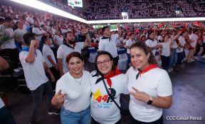 ¡Juventud Gloriosa! ¡Juventud Siempre al Frente!