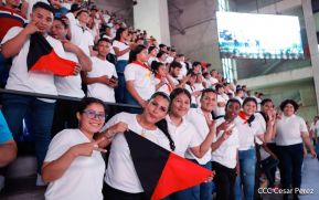 ¡Juventud Gloriosa! ¡Juventud Siempre al Frente!