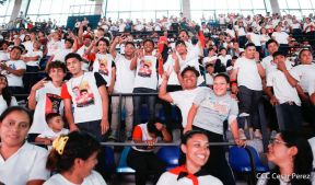 ¡Juventud Gloriosa! ¡Juventud Siempre al Frente!