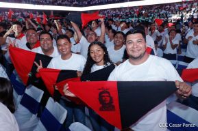 ¡Juventud Gloriosa! ¡Juventud Siempre al Frente!