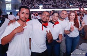 ¡Juventud Gloriosa! ¡Juventud Siempre al Frente!