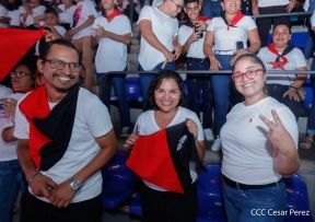 ¡Juventud Gloriosa! ¡Juventud Siempre al Frente!