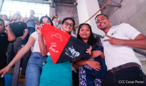 ¡Juventud Gloriosa! ¡Juventud Siempre al Frente!