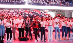 ¡Juventud Gloriosa! ¡Juventud Siempre al Frente!