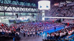 ¡Juventud Gloriosa! ¡Juventud Siempre al Frente!