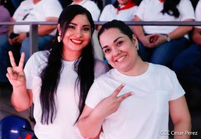 ¡Juventud Gloriosa! ¡Juventud Siempre al Frente!