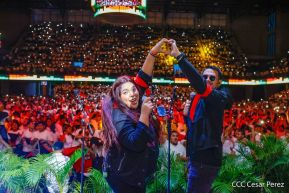 ¡Juventud Gloriosa! ¡Juventud Siempre al Frente!