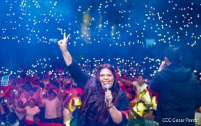 ¡Juventud Gloriosa! ¡Juventud Siempre al Frente!