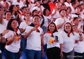 ¡Juventud Gloriosa! ¡Juventud Siempre al Frente!