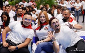 ¡Juventud Gloriosa! ¡Juventud Siempre al Frente!