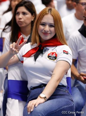 ¡Juventud Gloriosa! ¡Juventud Siempre al Frente!