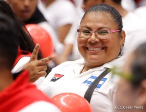 ¡Juventud Gloriosa! ¡Juventud Siempre al Frente!