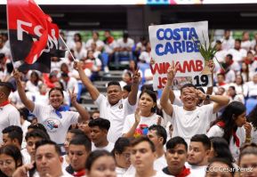 ¡Juventud Gloriosa! ¡Juventud Siempre al Frente!