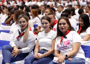 ¡Juventud Gloriosa! ¡Juventud Siempre al Frente!