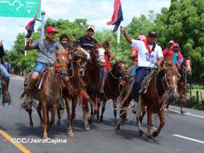 Caminata rumbo a la Hacienda San Jacinto para celebrar las batallas por la soberanía e independencia