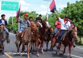 Caminata rumbo a la Hacienda San Jacinto para celebrar las batallas por la soberanía e independencia