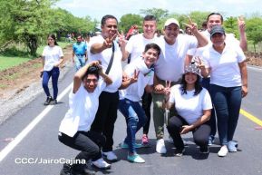 Caminata rumbo a la Hacienda San Jacinto para celebrar las batallas por la soberanía e independencia
