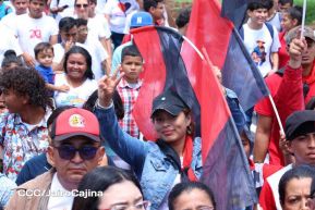 Caminata rumbo a la Hacienda San Jacinto para celebrar las batallas por la soberanía e independencia