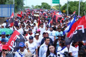 Caminata rumbo a la Hacienda San Jacinto para celebrar las batallas por la soberanía e independencia