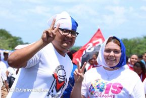 Caminata rumbo a la Hacienda San Jacinto para celebrar las batallas por la soberanía e independencia