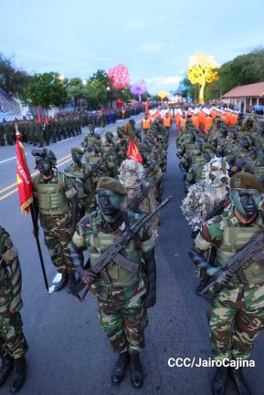 Desfile “Pueblo Ejército” en honor a los 44 años de su fundación del Ejército de Nicaragua