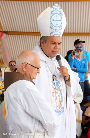 Juramentan a miembros de los Consejos Regionales de la Costa Caribe